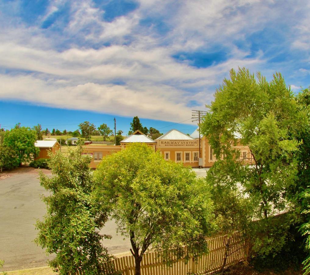 Historic Star Lodge And Station Masters House Narrandera Kültér fotó